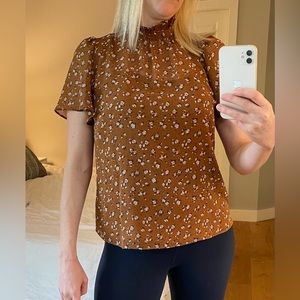 RW&CO, size M, brown blouse with flowers